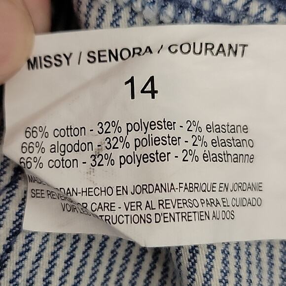 Gloria Vanderbilt Navy and White Pinstriped Capri Pants 5 Pocket Woman's Size 14 - Picture 10 of 11